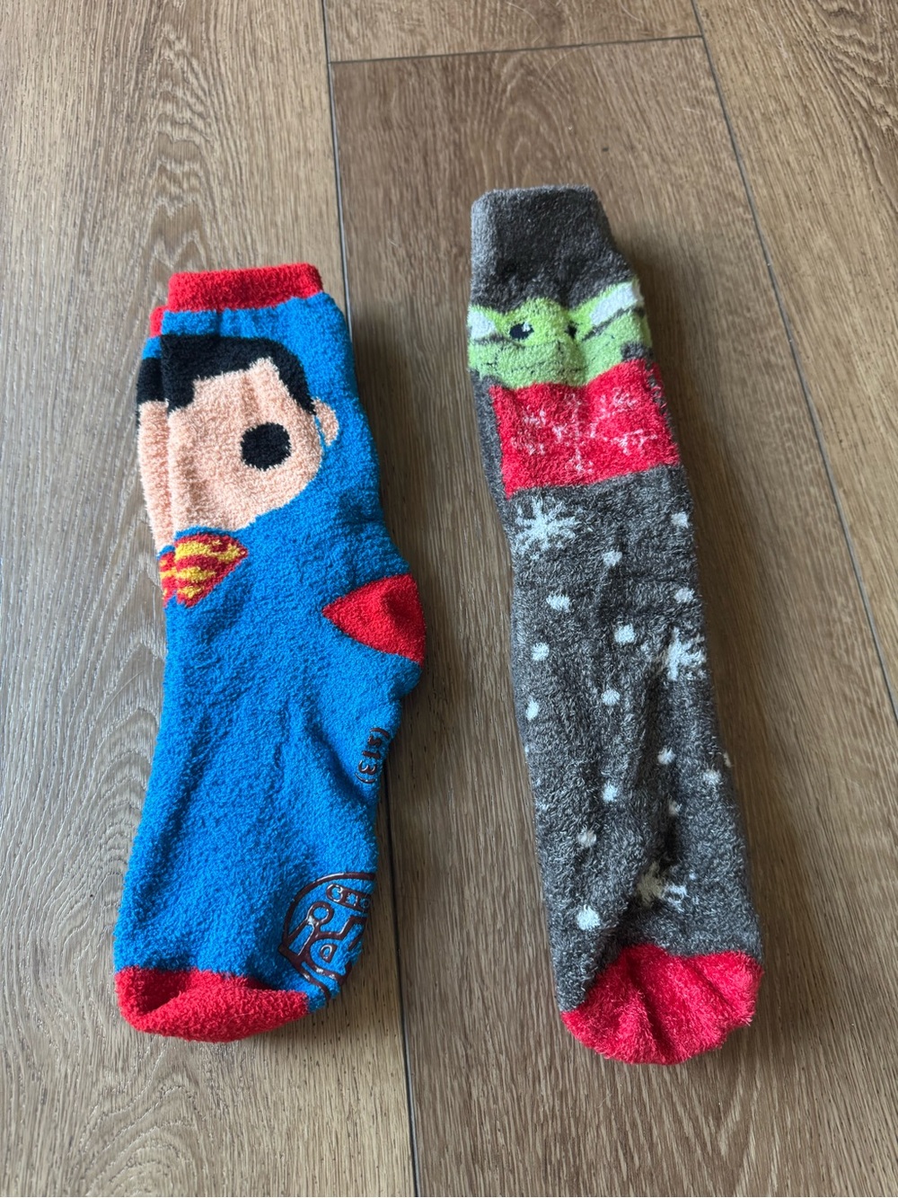Cozy Superman & Grogu Novelty Men's Socks